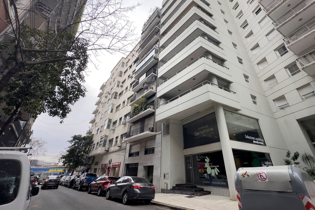 VENTA PISO 3 AMB EN UBICACION ESTRATEGICA DE RETIR