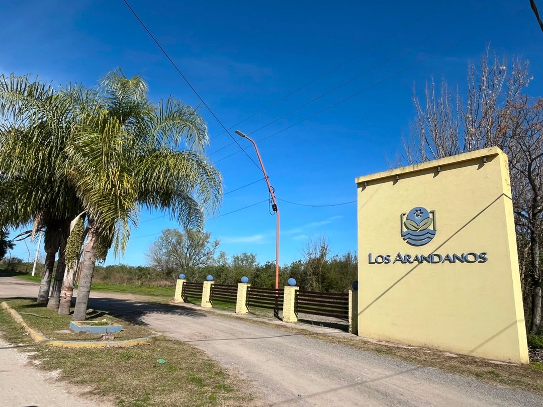 VENTA CASA QUINTA EN BARRIO LOS ARANDANOS