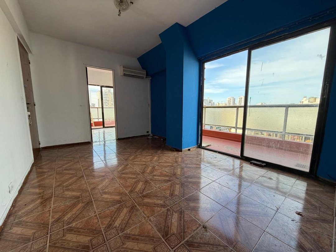 VENTA 3 AMB. C/ BALCON TERRAZA "FLORES" A RECICLAR