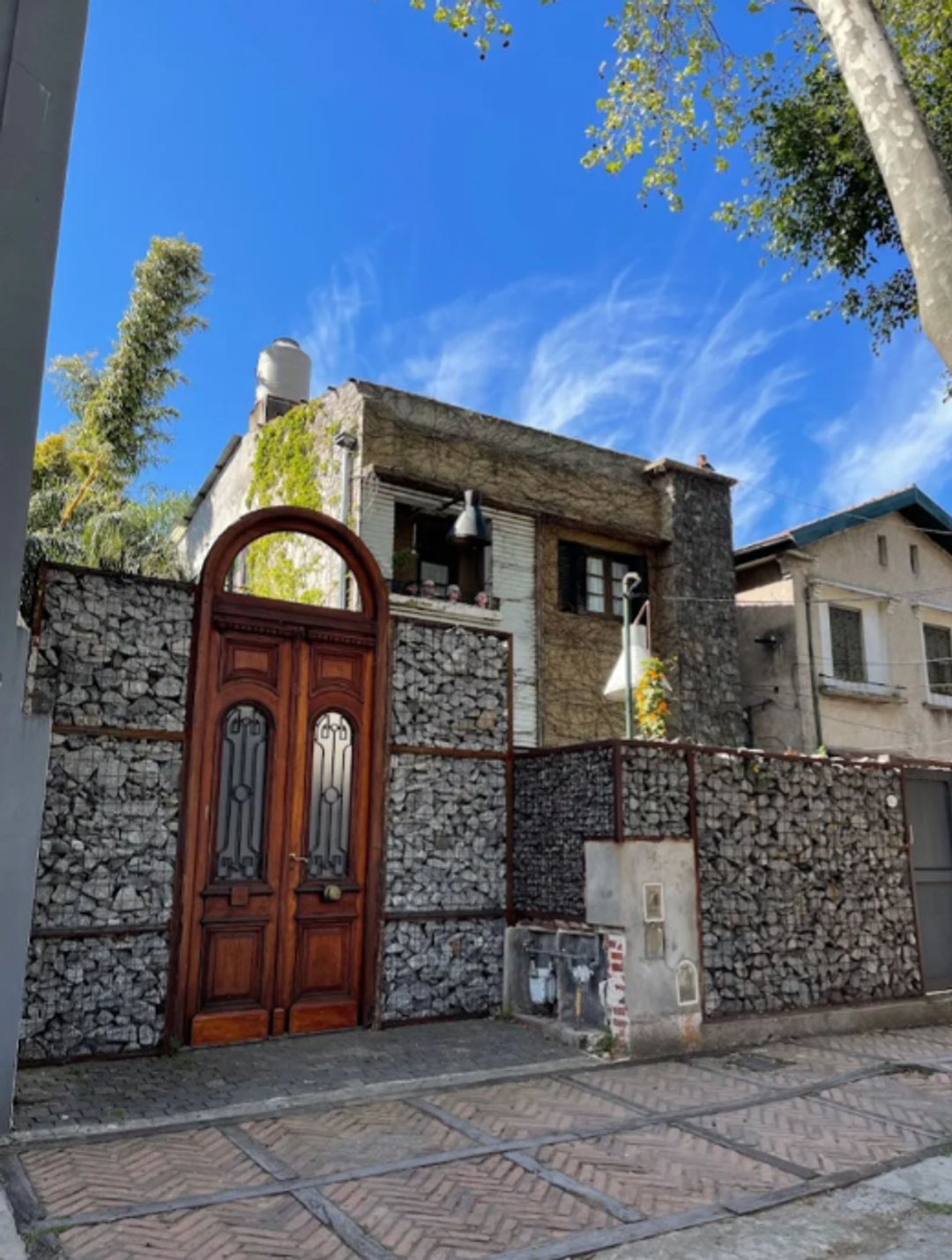 CASA EN ALQUILER BANFIELD