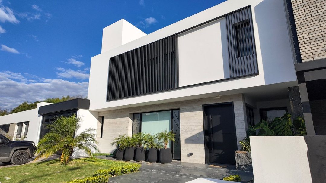 VENTA CASA 3 DORMITORIOS CAÑUELAS CHICO SEGURIDAD