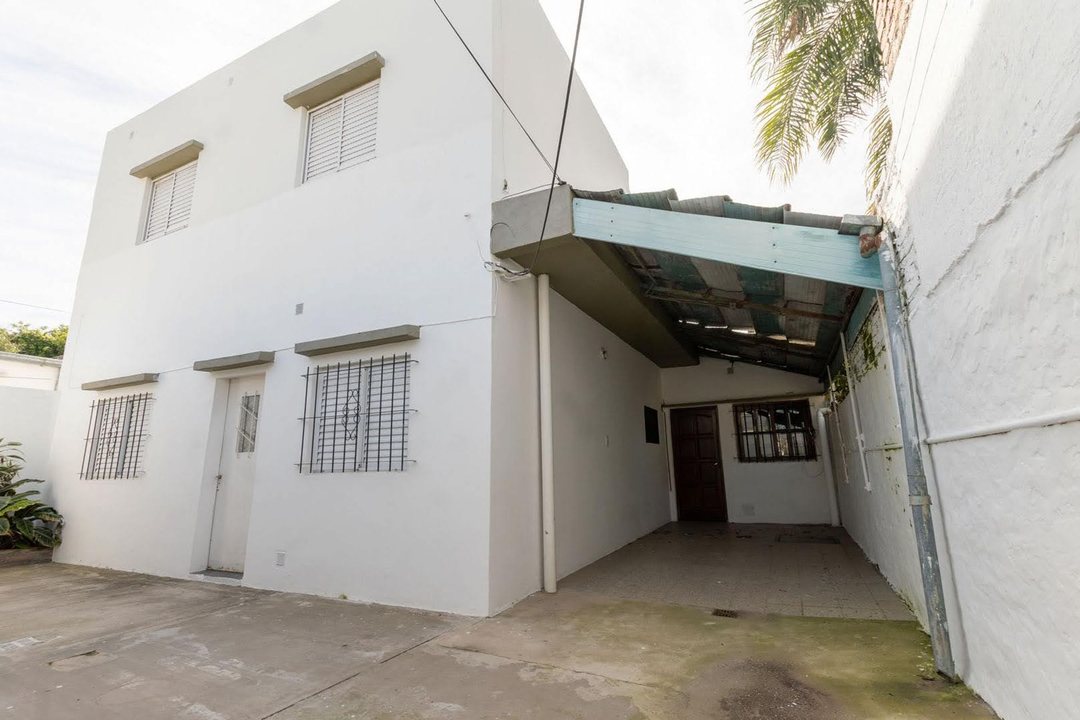 CASA A LA VENTA EN SARGENTO CABRAL