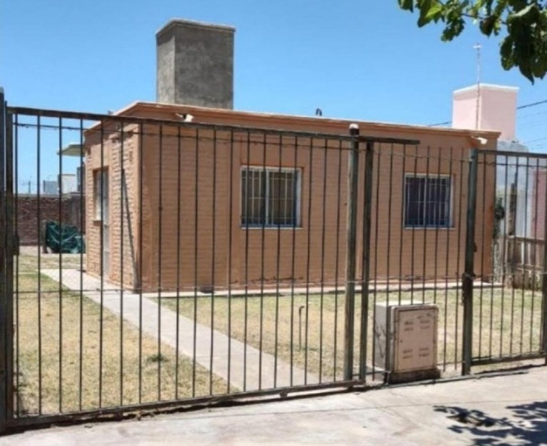 CASA EN VENTA 2 DORMITORIOS LA BEBIDA, RIVADAVIA