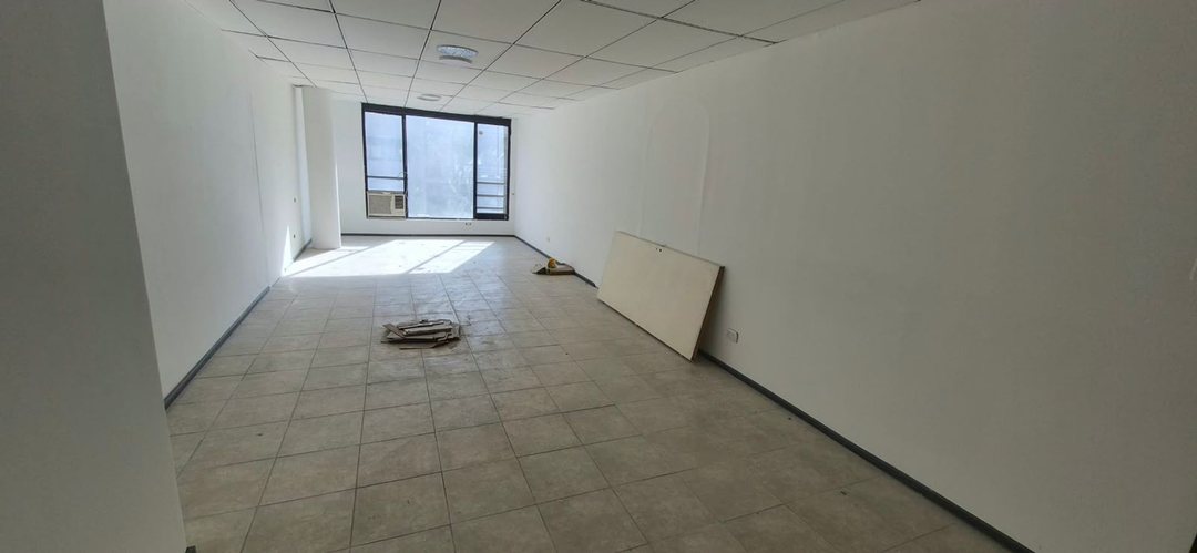 ALQUILER OFICINA CENTRO 40 M SOBRE AV COLON
