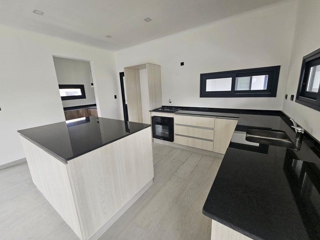 VENTA CASA 4 AMBIENTES SANTA IRENE A ESTRENAR