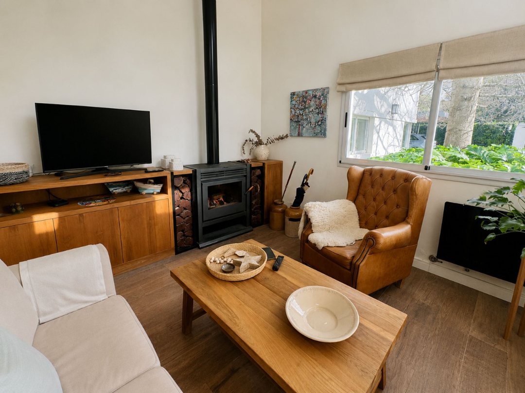 CASA EN VENTA GONNET 3 DORMITORIOS ENTRE CAMINOS