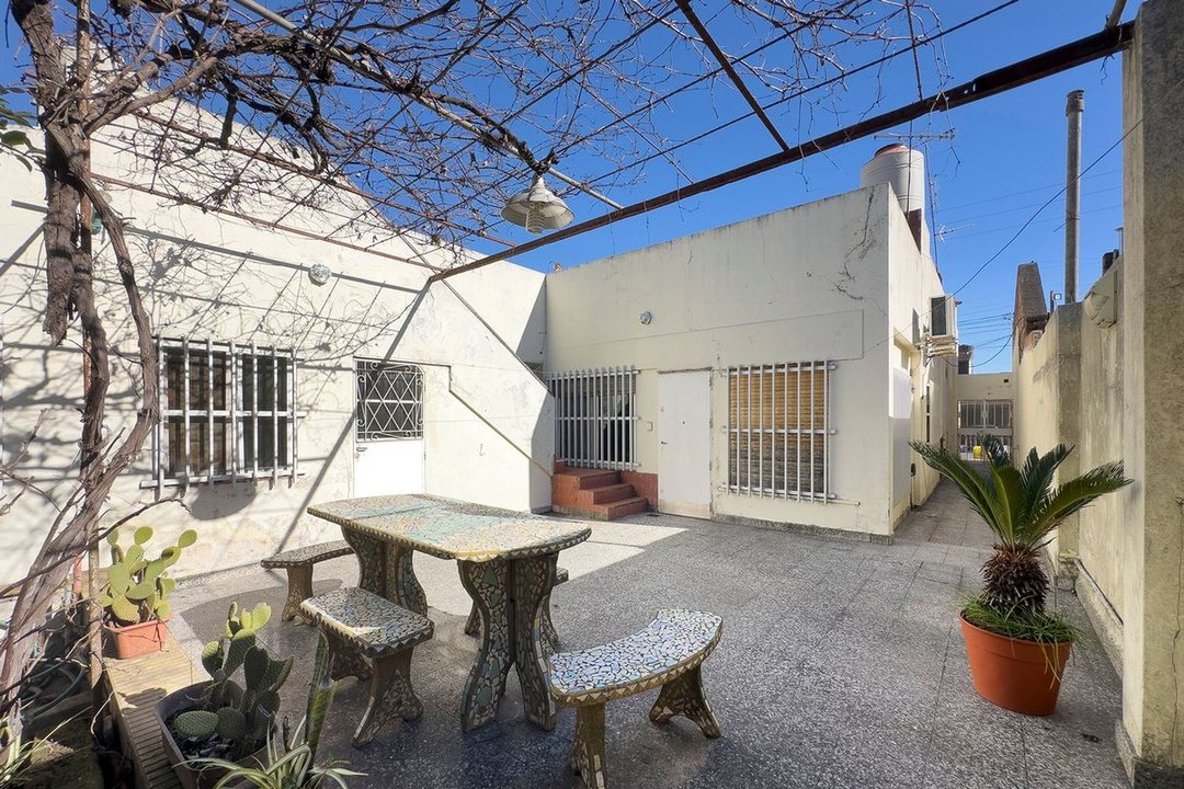 VENTA CASA 5 AMB MORON SUR