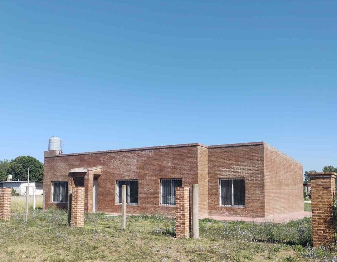 CASA A ESTRENAR EN VENTA MANUEL OCAMPO CON PILETA