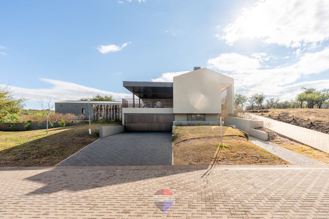 VENTA CASA 3 DORMI EL TERRON MENDIOLAZA CORDOBA