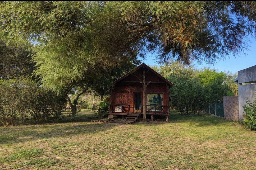 Casa Cabaña 3 ambientes con altillo en oro verde