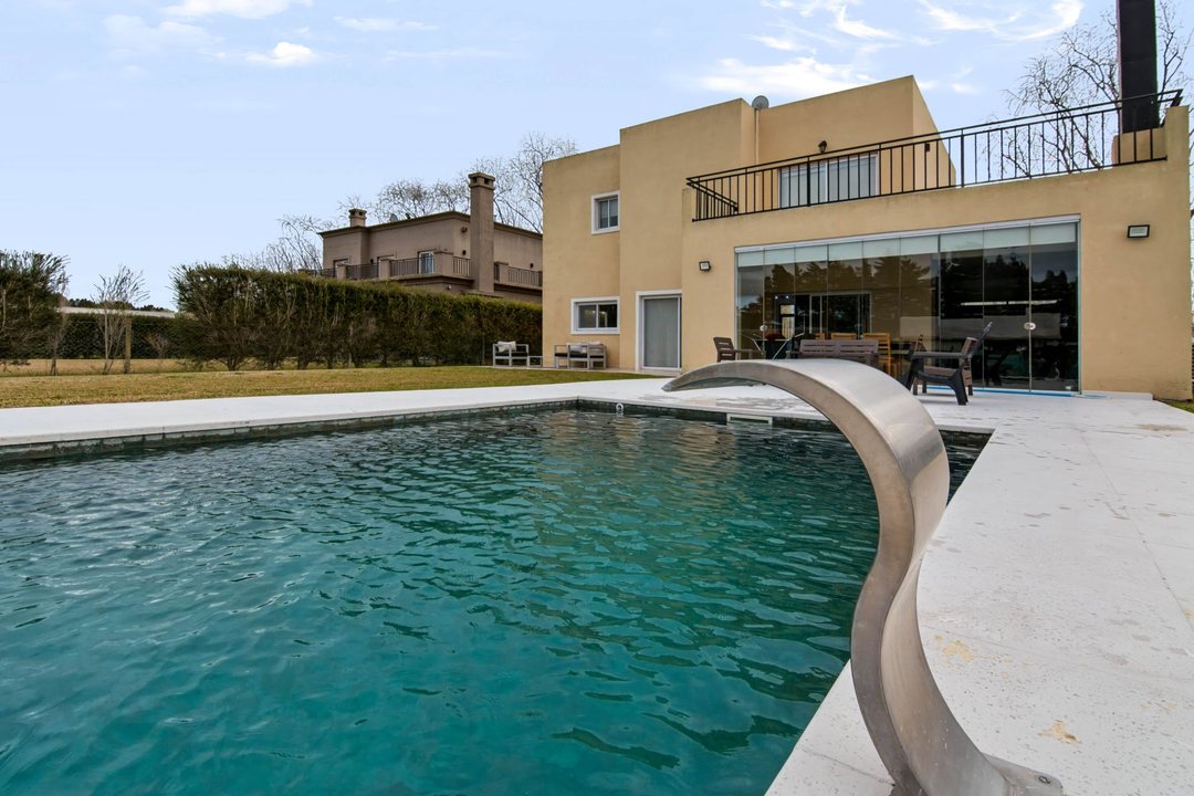 CASA EN VENTA EN HARAS DEL SUR 2
