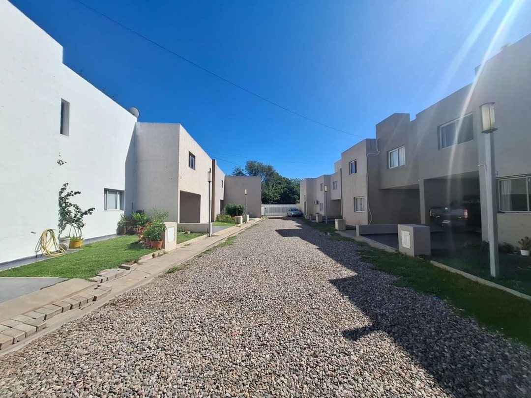 VENTA DUPLEX 3 DORM HOUSING LOS BOULEVARES,CORDOBA