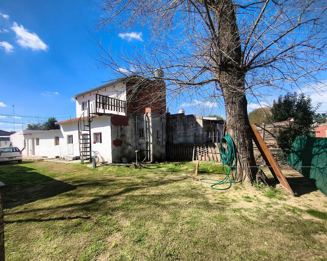 VENTA CASA MULTIFAMILIAR 11 AMB PILAR