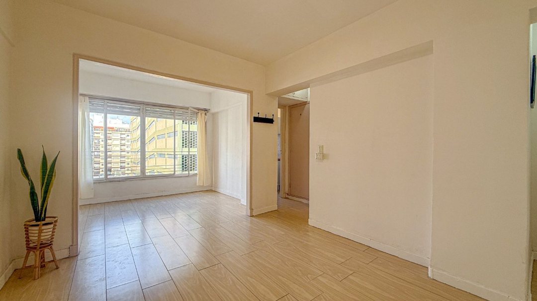 VENTA DE MONOAMBIENTE CENTRO AL FRENTE LUMINOSO