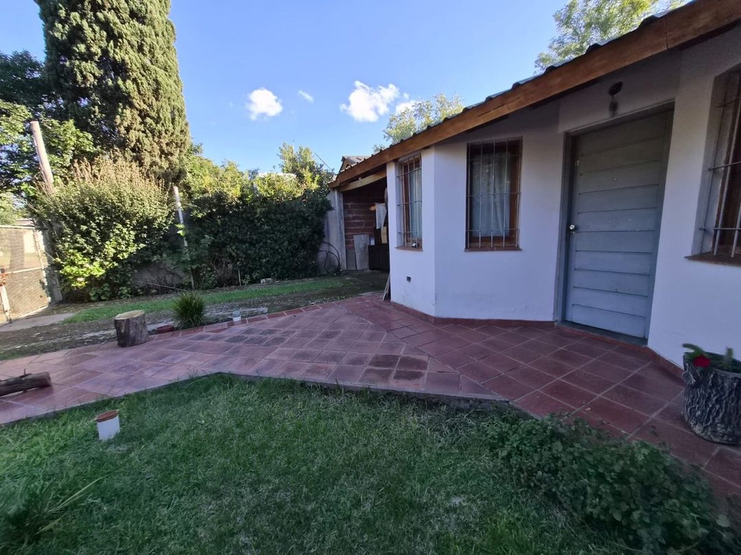 Venta casa 3 amb General Rodriguez con cochera