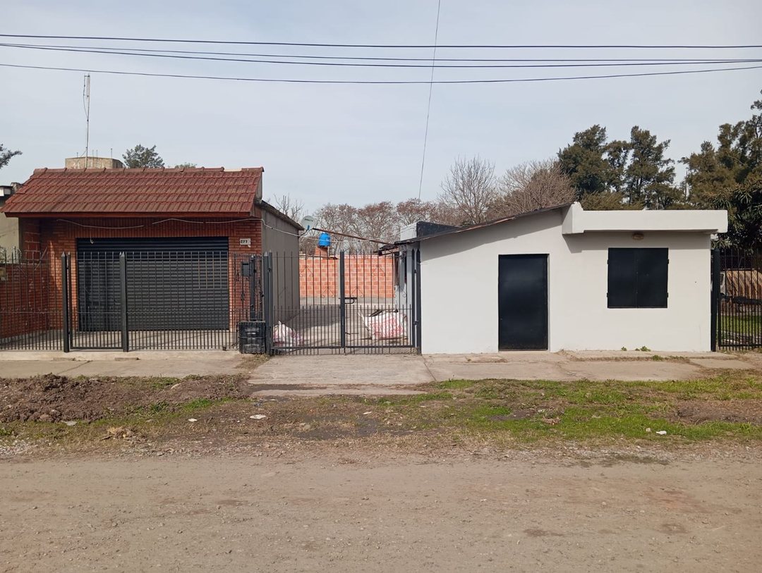 CASA Y LOCAL VENTA BURZACO FONDO LIBRE