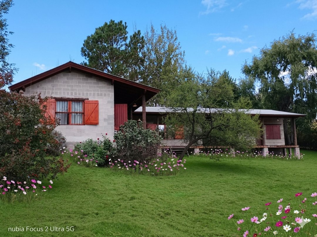 SE VENDE CASA 3 DORMITORIOS + DTO V. YACANTO 4700M