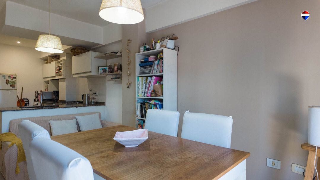 DPTO 2 AMB CON BALCON EN VENTA, LANUS ESTTE