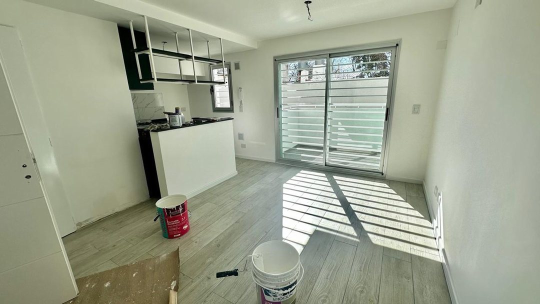 SE ALQUILA MONOAMBIENTE CON BALCON VILLA RAFFO