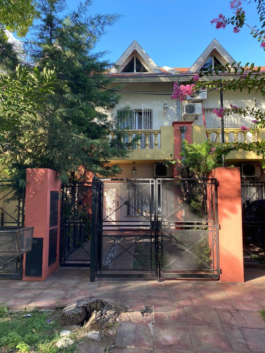 Venta triplex 4 ambientes Martin Coronado permuta