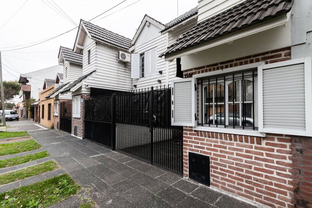 Duplex 3 amb en venta en Lanús con cochera