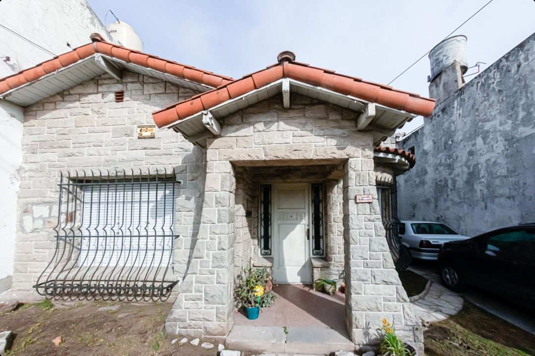Chalet Pintoresco Av.Principal Z/Comercial Quilmes