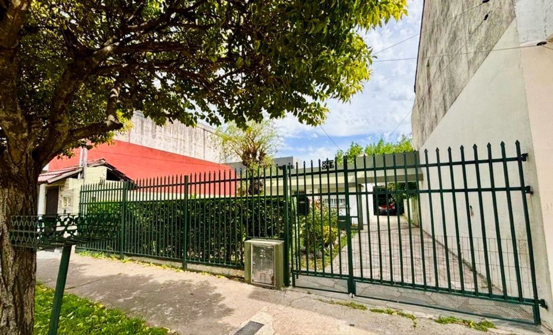 VENTA CASA AMERICANA 3 AMBIENTES CON GALPON