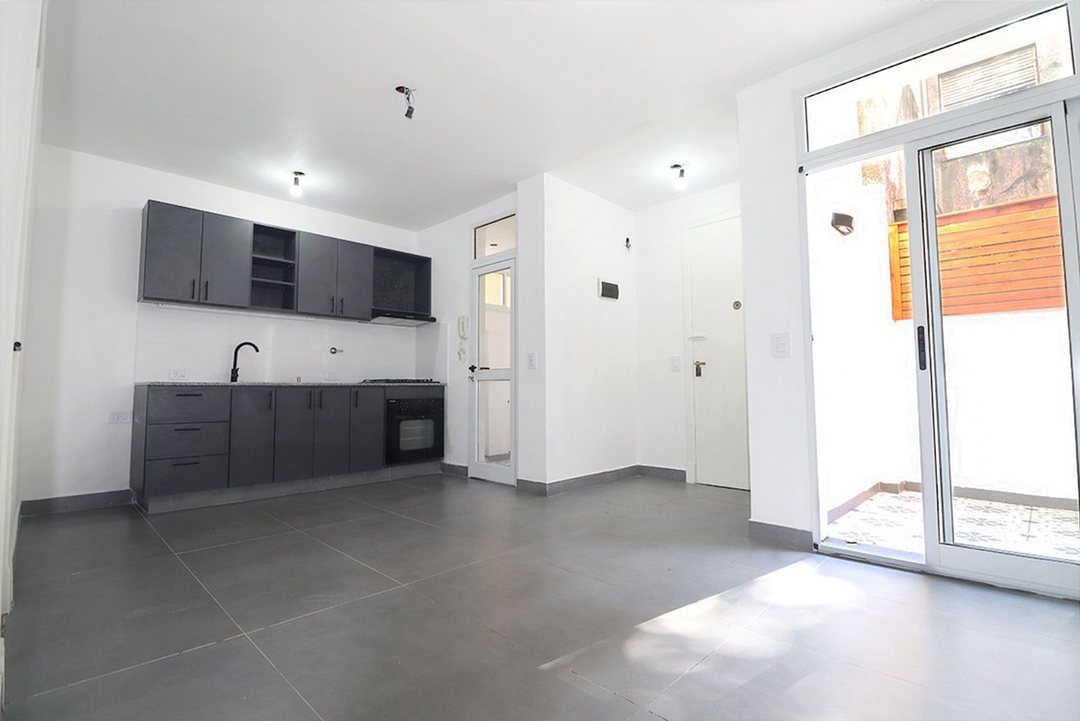 VENTA PH 3 AMBIENTES A NUEVO 2 PATIOS V PUEYRREDON