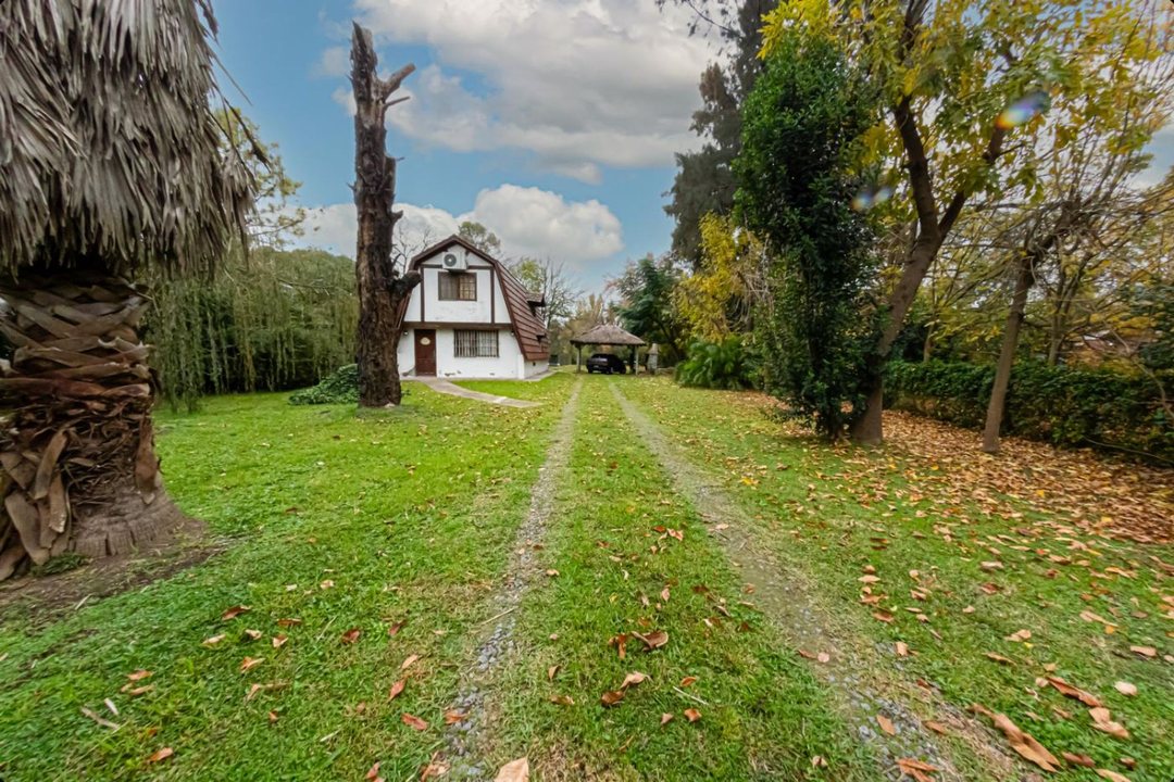 VENTA CASA 4 AMBIENTES EN GUERNICA