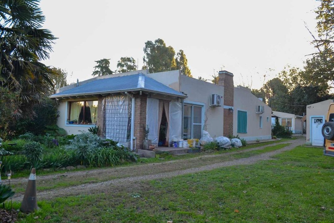 VENTA DE CASA Y CABAÑAS EN SIERRA DE LA VENTANA