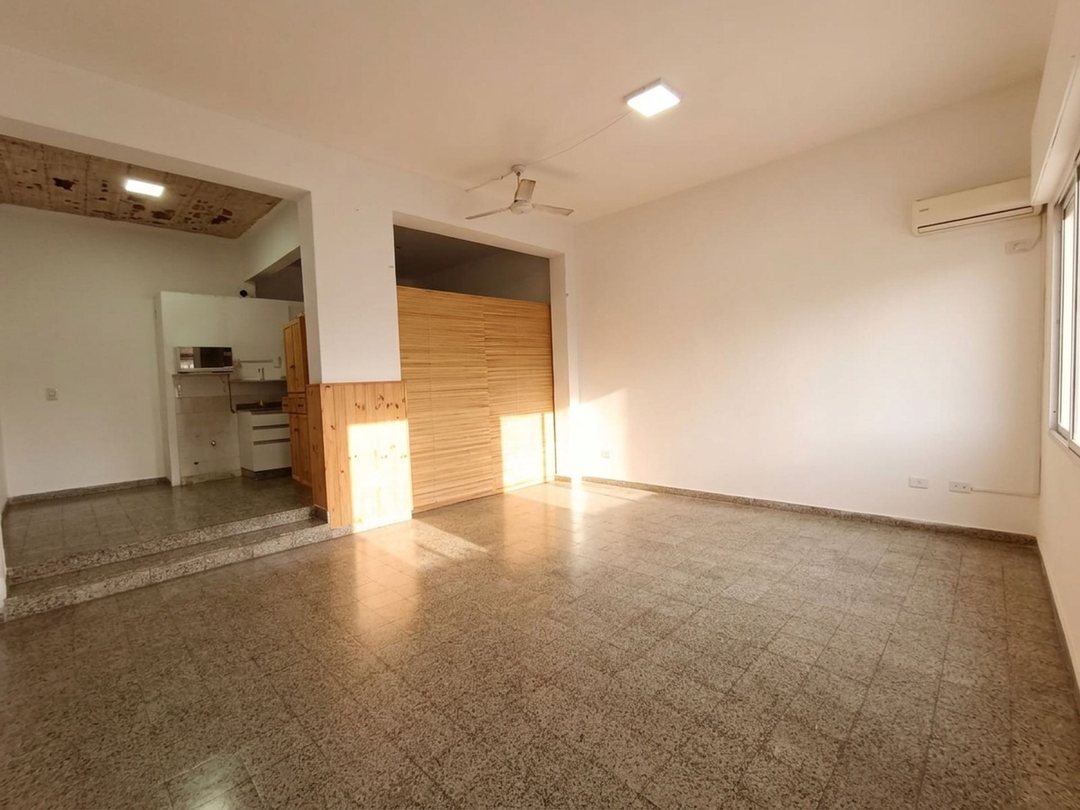 Venta 2 casas en 1 y Local. Ideal Inversión.
