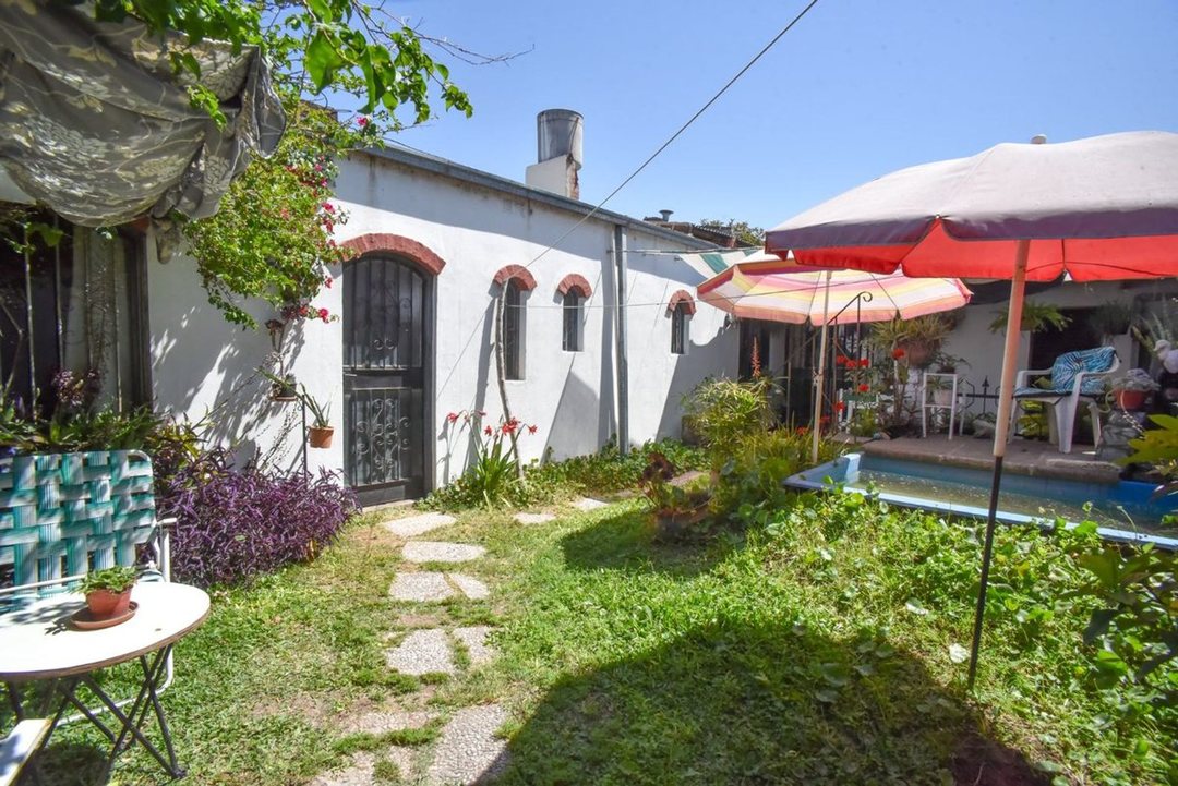 Venta 3 Casas con Gran Terreno 413 m.a refaccionar