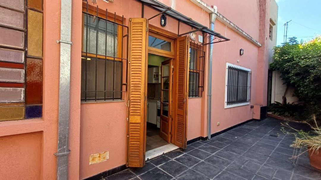 CASA 3 DORM COCHERA TERRAZA Y QUINCHO APTA CREDITO