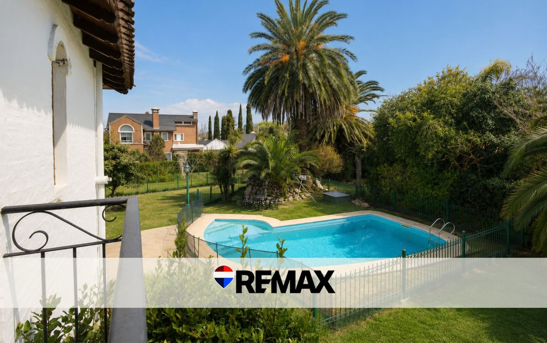 Venta - Casa en DOBLE LOTE con pileta. Aranjuez