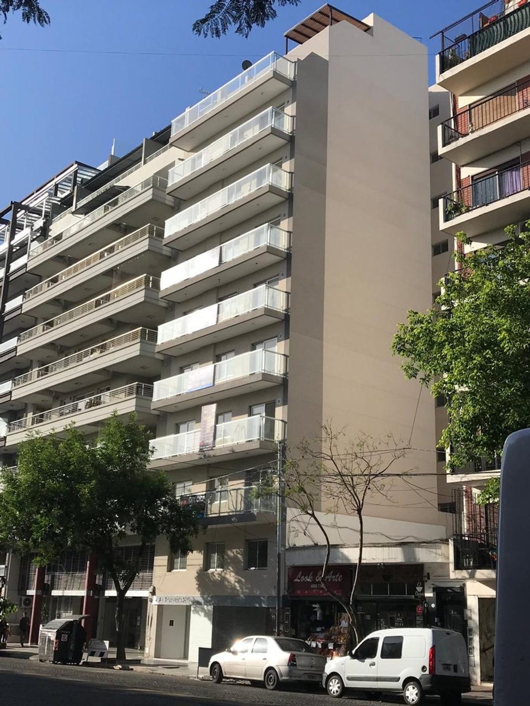 VENTA DPTO 2 AMB. EN V. URQUIZA CON JARDIN Y PATIO