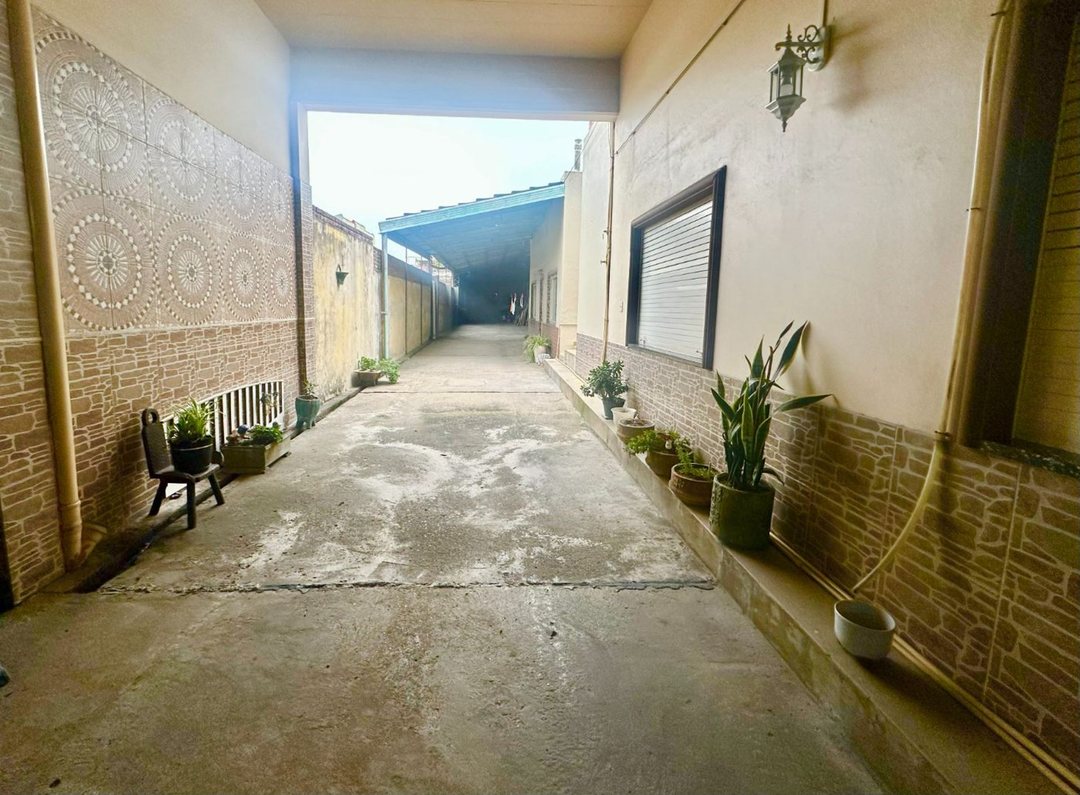 VENTA CASA LANUS 2 PH EN BLOCK 540 MT  COCHERAS