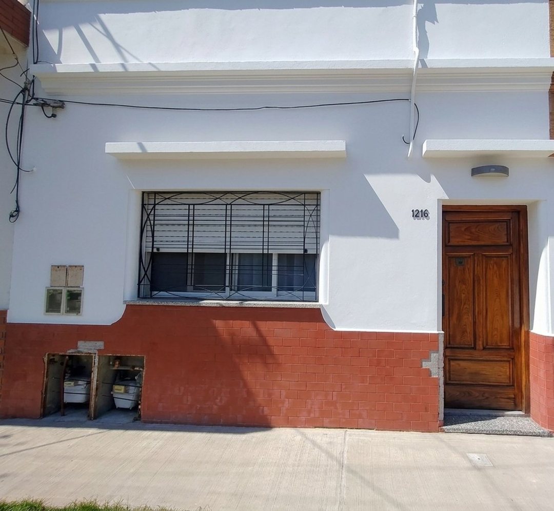 CASA PH AL FRENTE C/ PATIO SIN EXPENSAS QUILMES