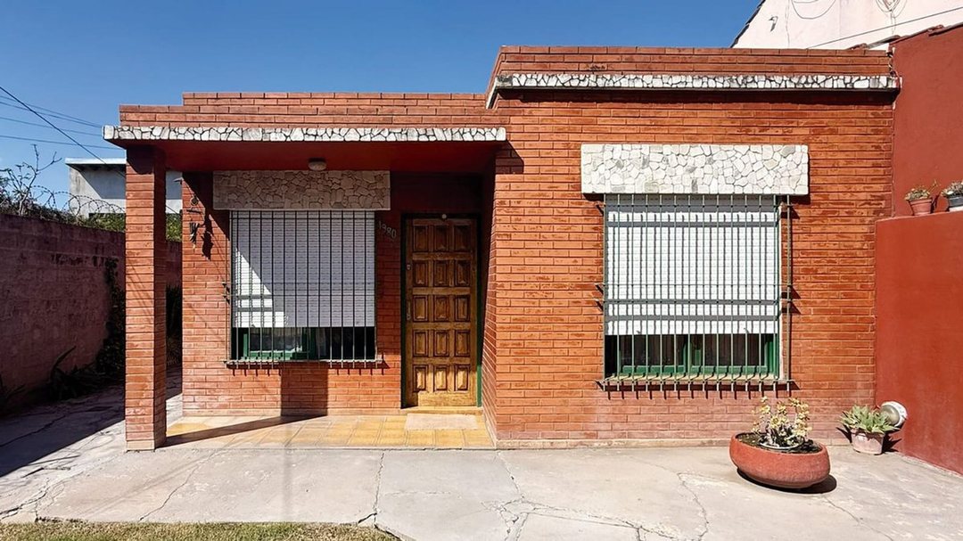 VENTA CASA 4 AMB. P. QUIRNO HURLINGHAM LOTE 490 MT