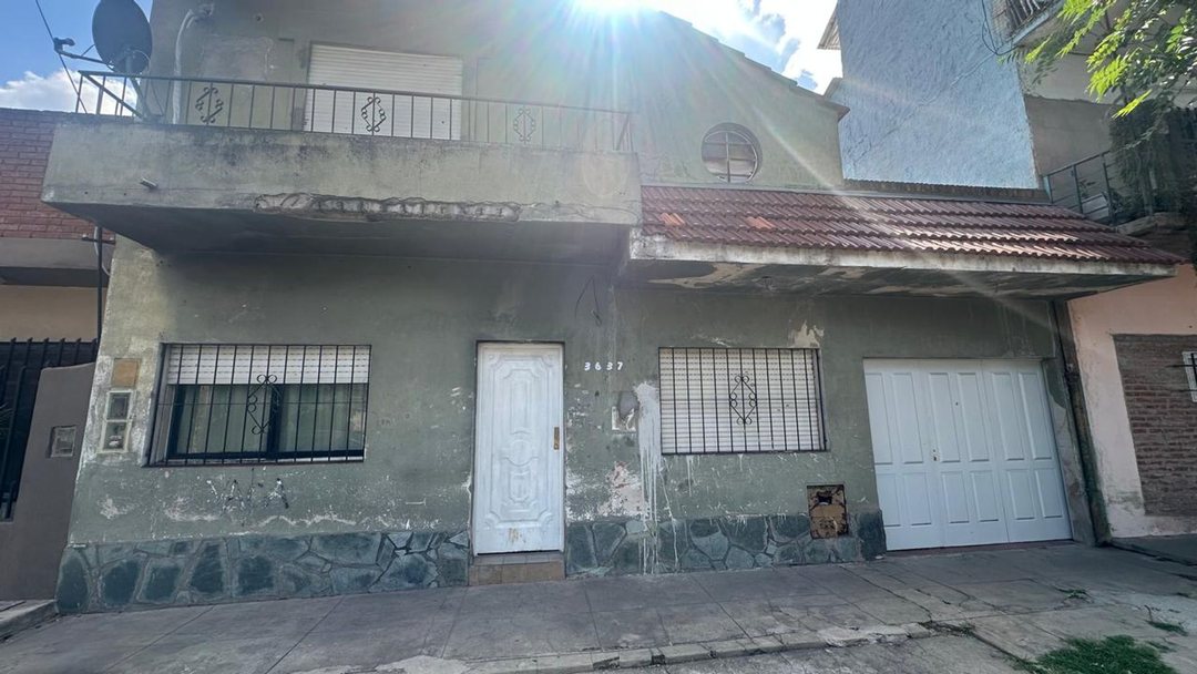 CASA 6 AMBIENTES EN WILLIAM MORRIS