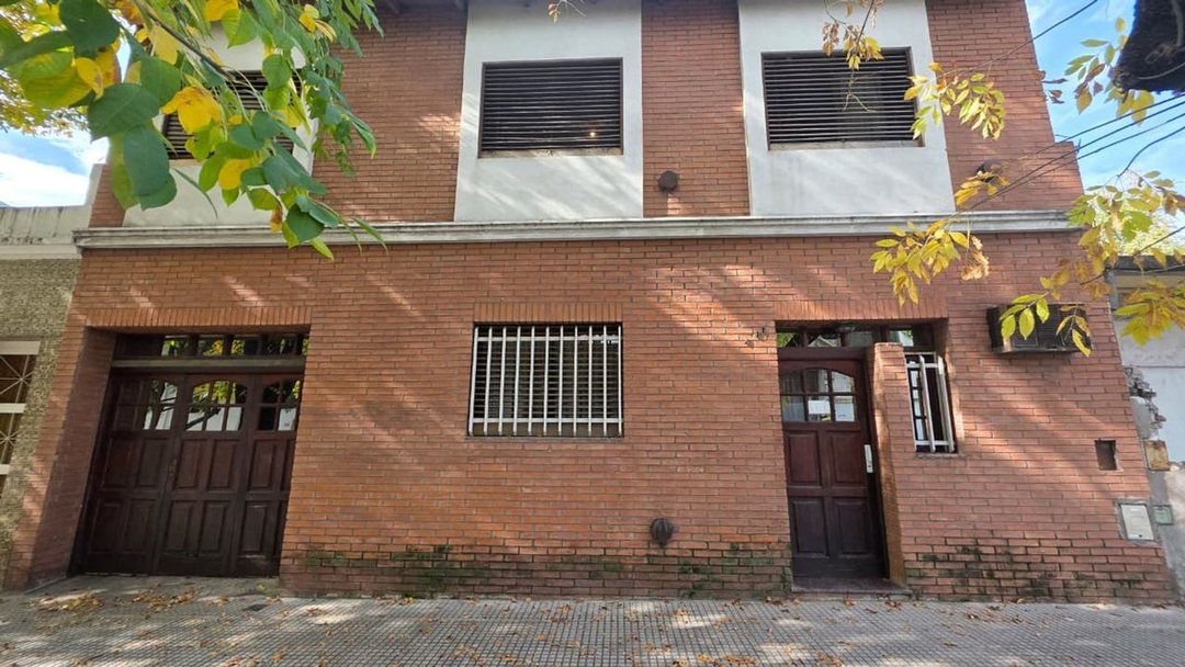 VENTA CASA 5 AMB. P.AVELLANEDA COCHERA QUINCHO