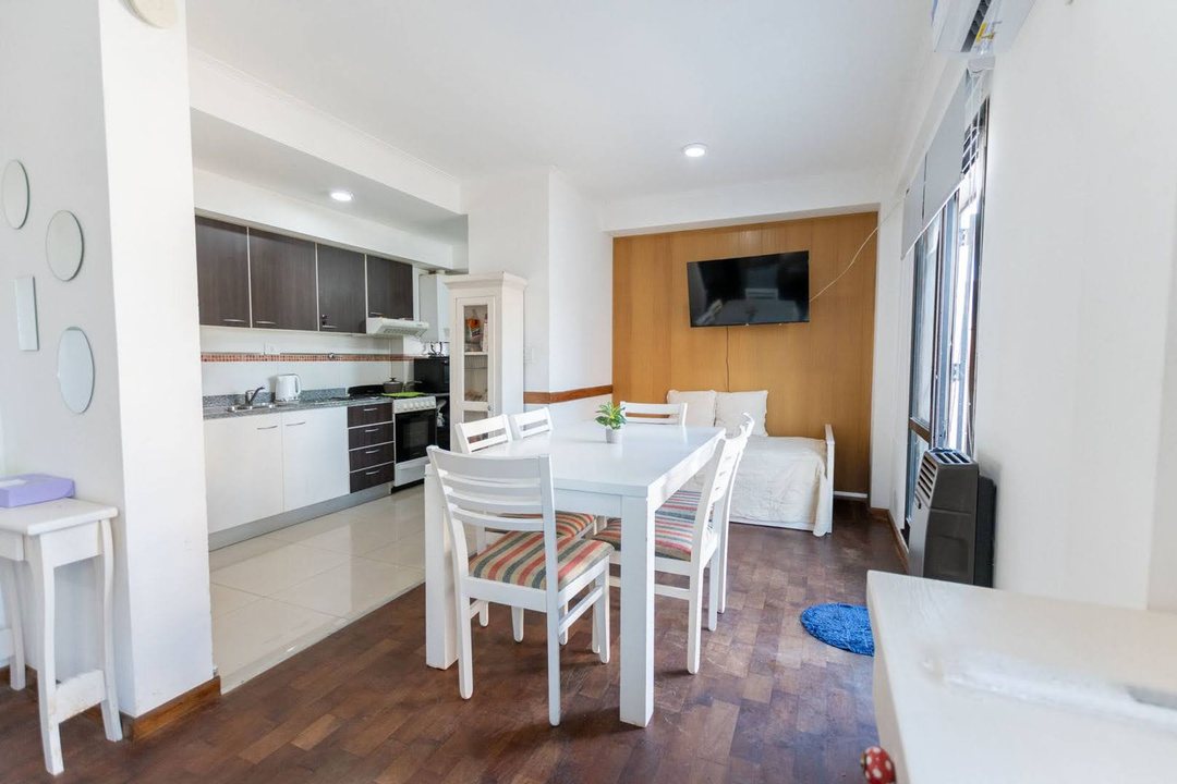 DPTO 1 DORMITORIO CON AMPLIO BALCON Y COCHERA