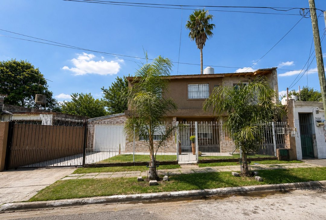 CASA 4 AMBIENTES + DEPTO 4 AMB EN VENTA MERLO