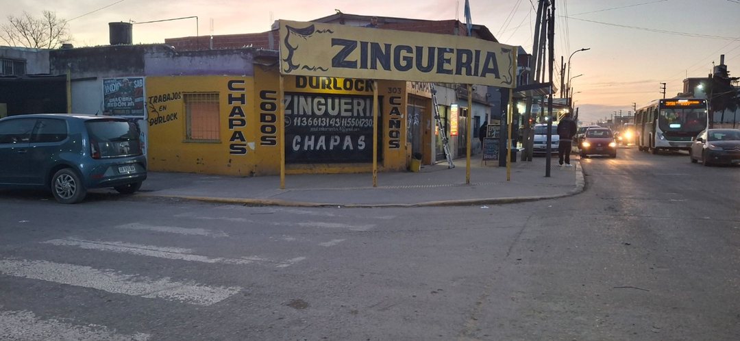 LOCAL EN ALQUILER ESQUINA JOSÉ C PAZ CON DEPÓSITO