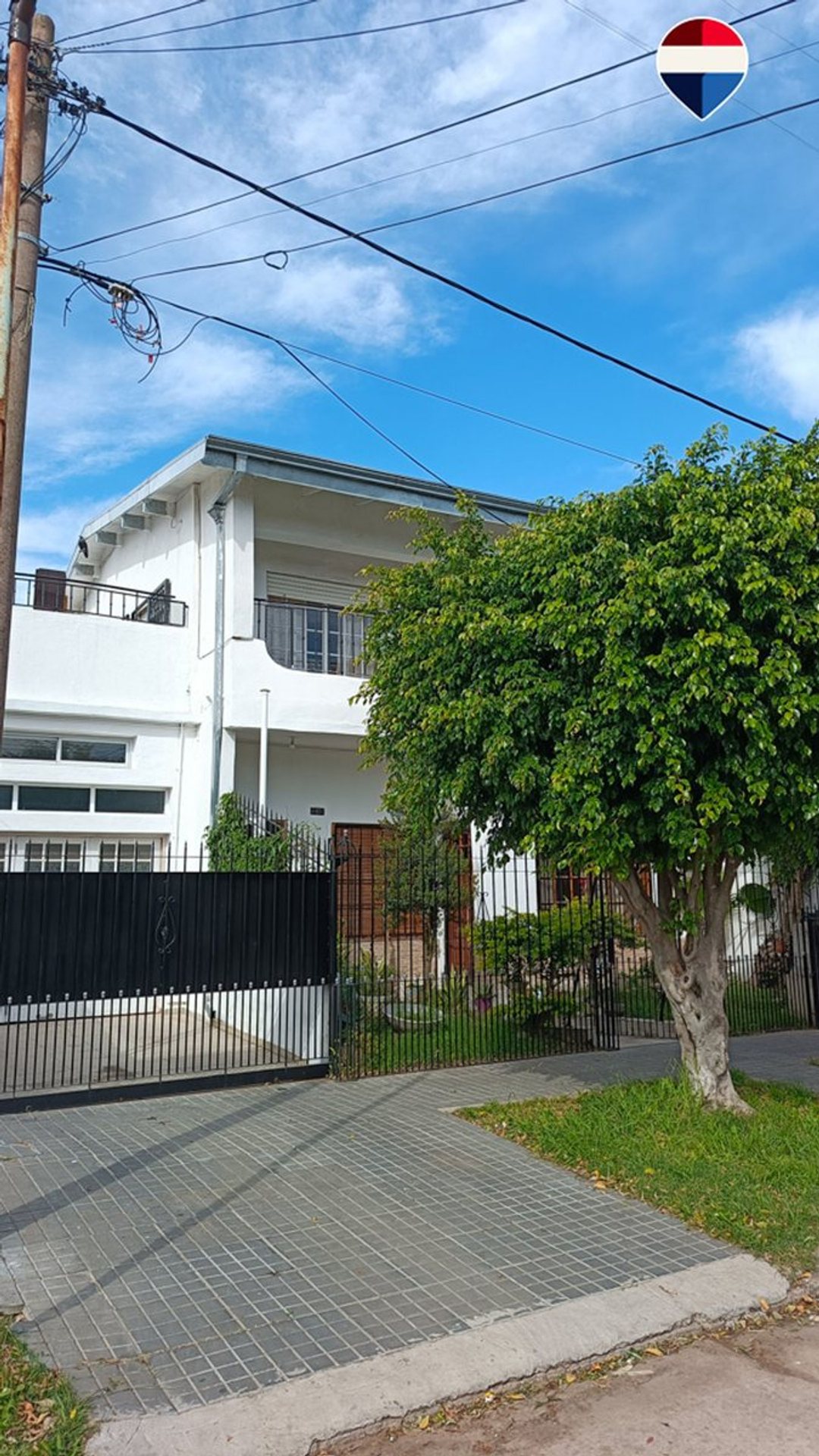 TRES DPTOS EN VENTA CON GARAGE Y DEPÓSITO.QUILMES