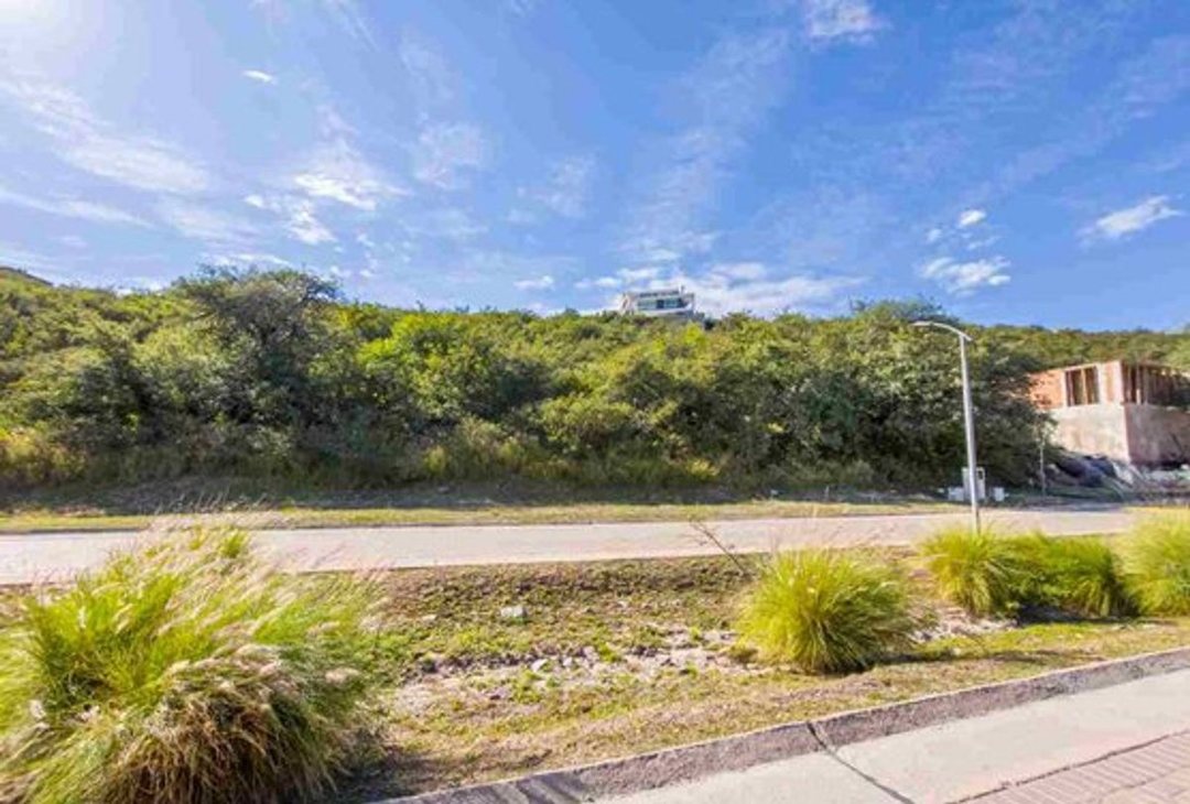 VENTA LOTE 1037 M2 B° LA DESEADA SIN PENDIENTE