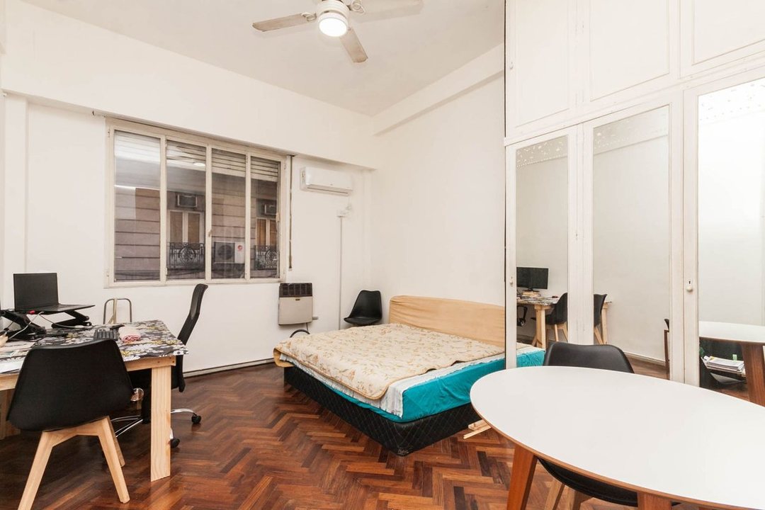 DEPTO. Monoambiente VENTA Microcentro al frente