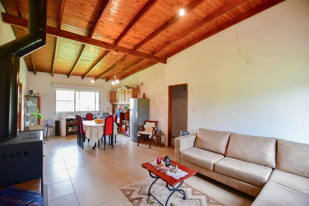 CASA EN VENTA ABASTO 3 DORMITORIOS