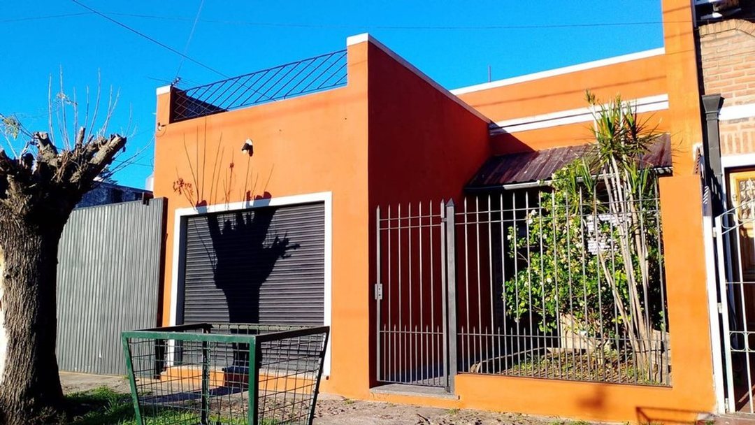 CASA VENTA 4AMB.GRAN FONDO.QUINCHO.TEMPERLEY!!