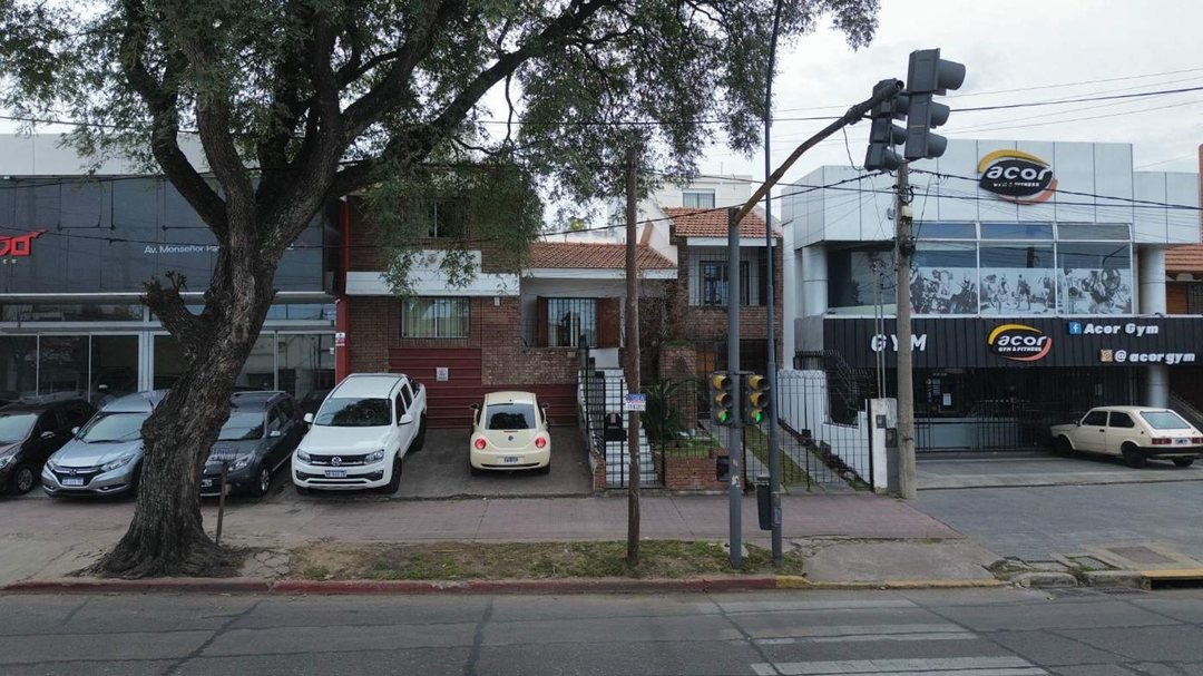 VENTA CASA 3 DORM, POTENCIAL COMERCIAL LOMAS DE SM