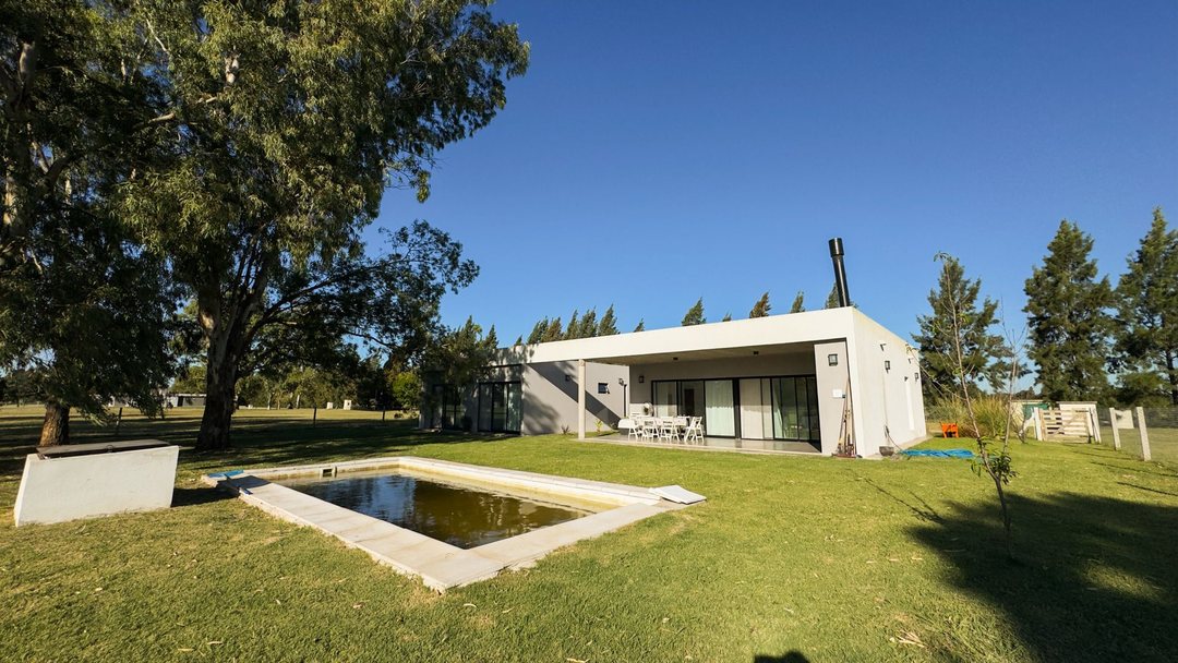 CASA EN VENTA EN ÁREA 60. BRANDSEN. RUTA 2 KM 64